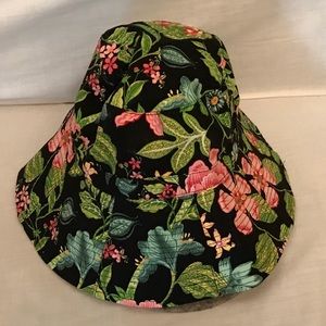 Vera Bradley Botanica Fishing Hat